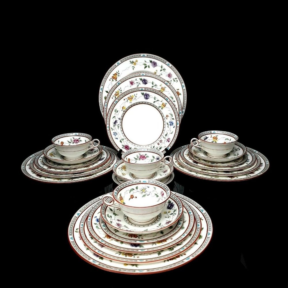 TIFFANY & CO England Plates Cups Saucers 24 Pieces